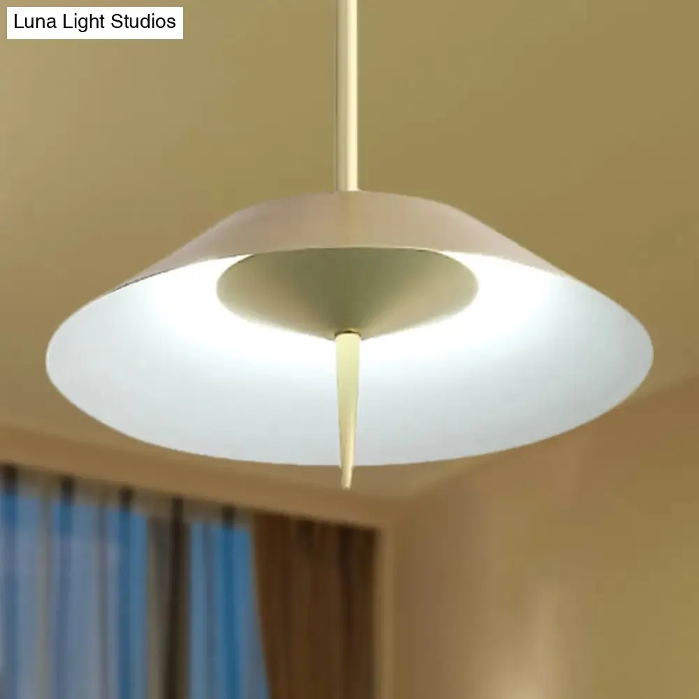 Metal Nordic Style Pendant Light - Black/Copper/Gold Cone Shade, Perfect for Dining Rooms