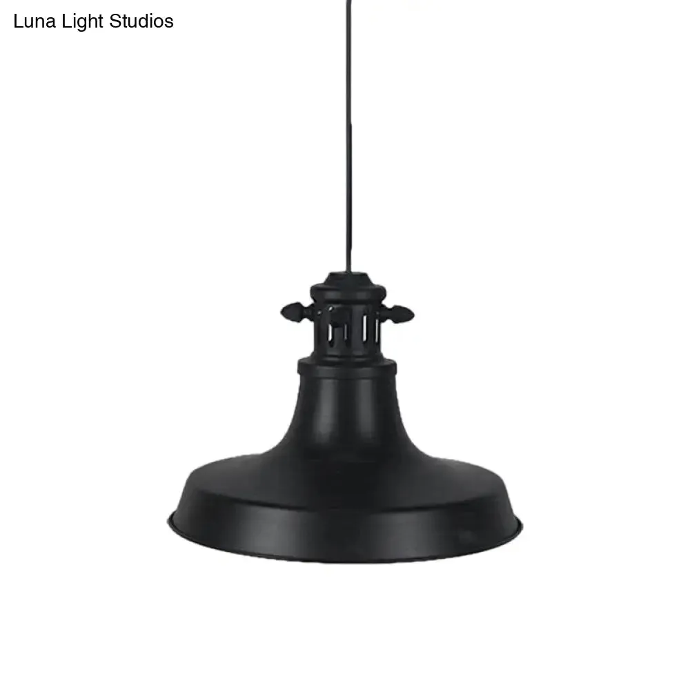 Retro-style Hanging Lamp with Barn Shade and Black Metal Finish - Ideal for Restaurants