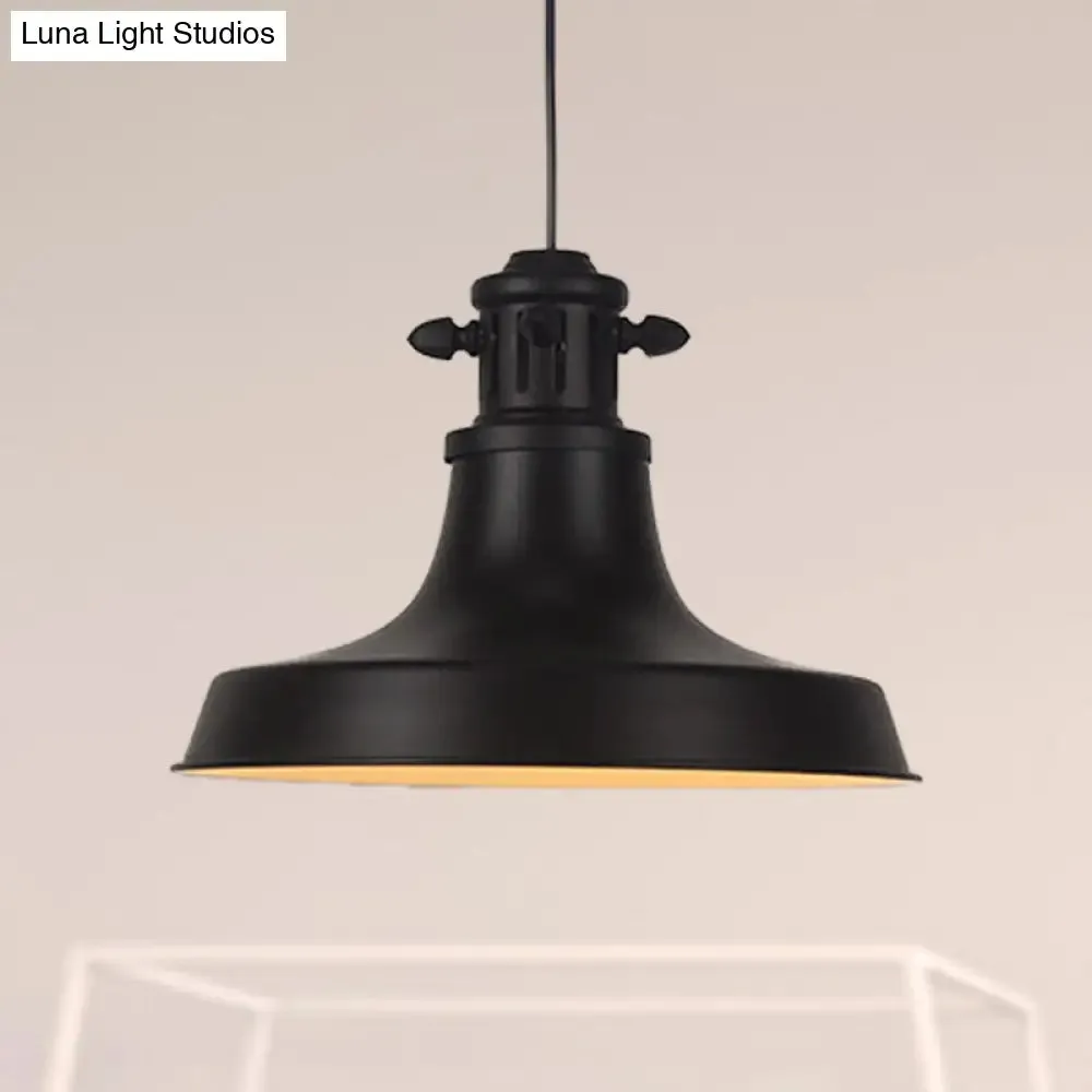 Retro-style Hanging Lamp with Barn Shade and Black Metal Finish - Ideal for Restaurants
